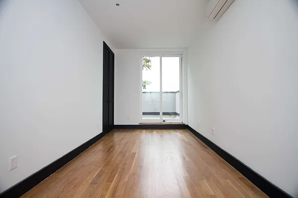 Rented by Nooklyn NYC LLC | media 18