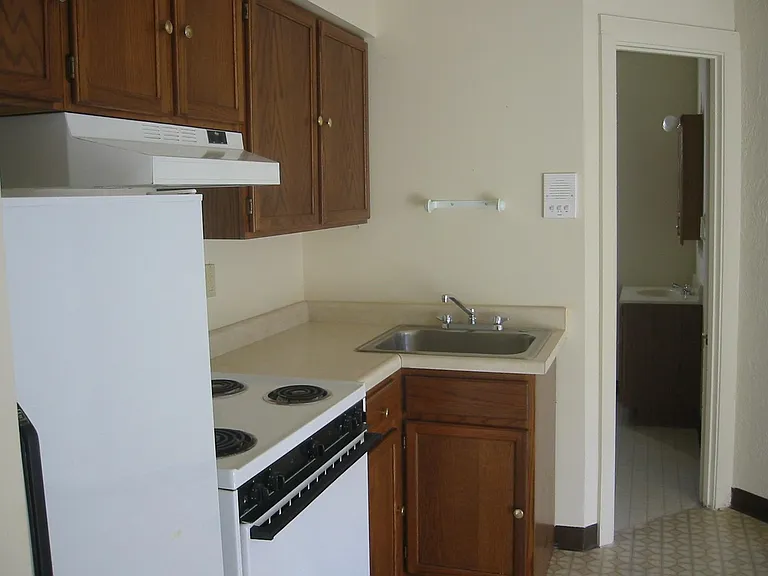 2900 Voelkel Ave #301 — Photo 4