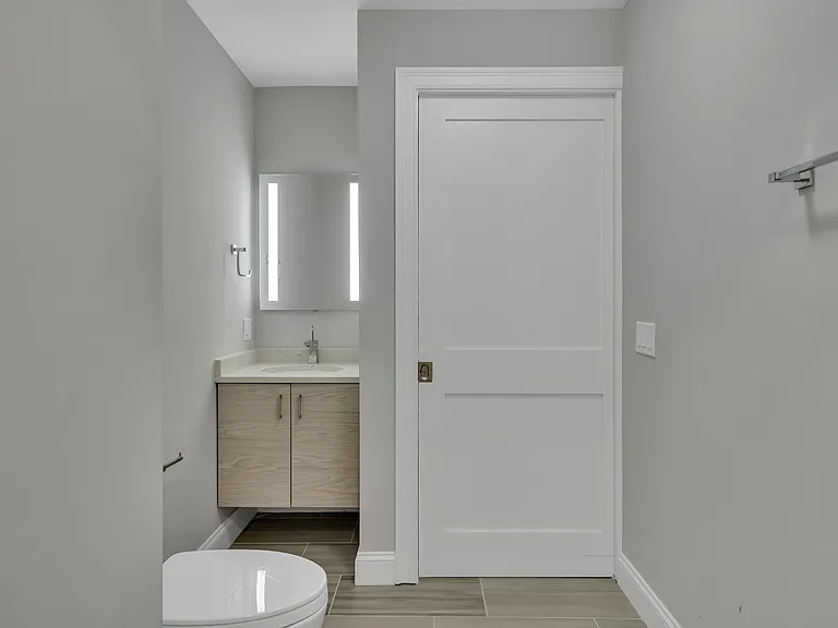 771 Harrison Ave #305 — Photo 17