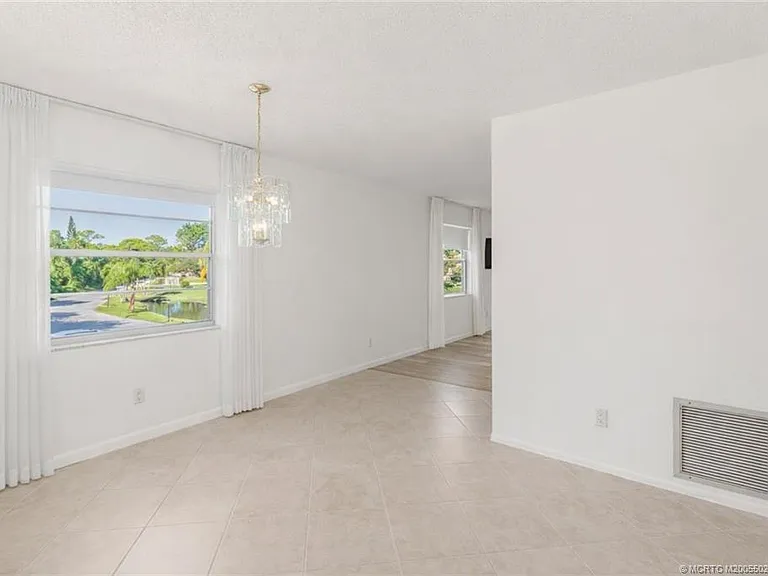 1225 NW 21st St #8-815 — Photo 6