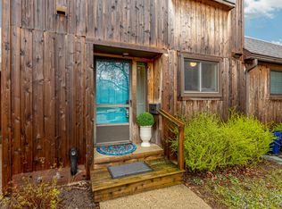 2063 Pauline Ct, Ann Arbor, MI 48103