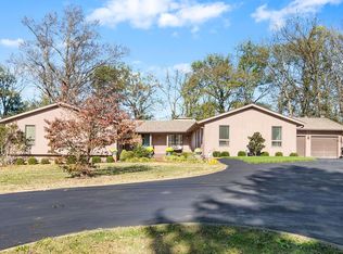 310 Deepwood Dr, Hopkinsville, KY 42240