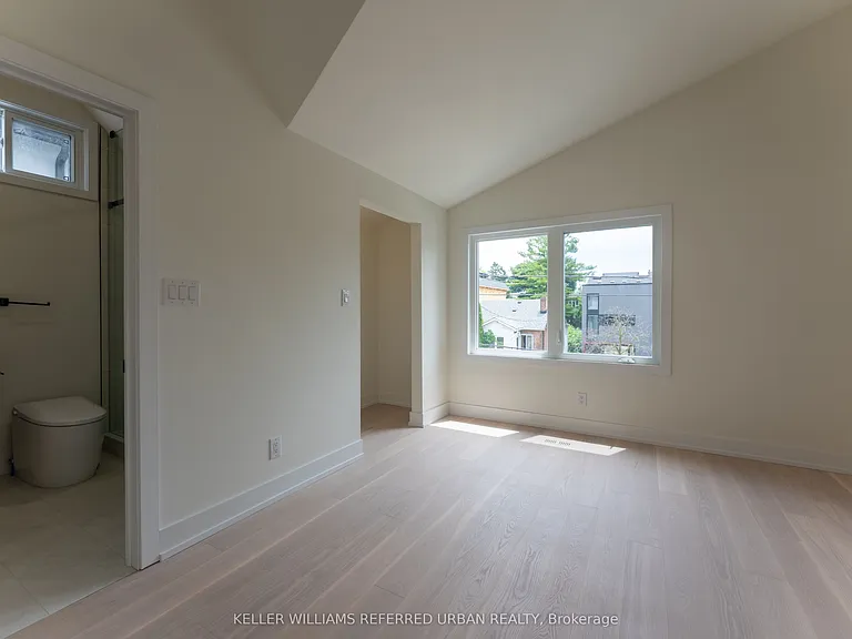 8 Doncaster Ave — Photo 18