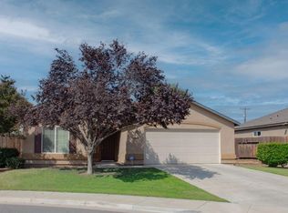 6812 Doncaster Ave, Bakersfield, CA 93307