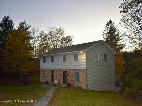 105-107 Garney St, Dalton, PA 18414