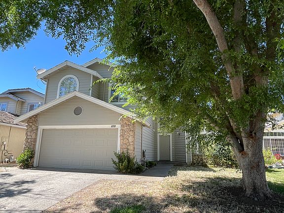 3rd image of 8795 Deer Creek Cir