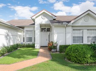 976 Lake Breeze Dr, Wellington, FL 33414