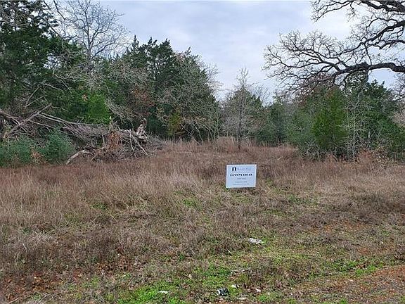 5th image of 124 Medlar Dr