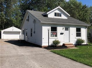 5621 Park St, Mentor On The Lake, OH 44060