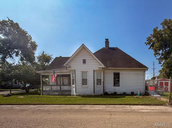 202 E 2nd St, De Soto, MO 63020