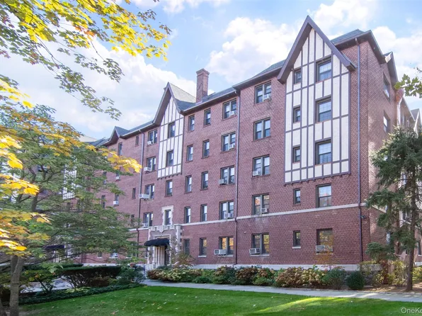 622 Pelhamdale Avenue #16, Pelham, NY 10803