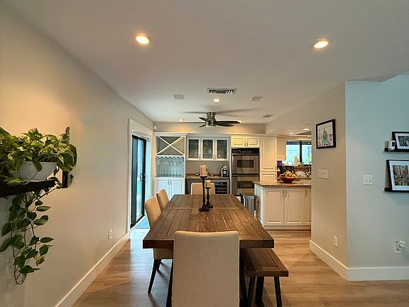 4th image of 414 SW 89th Pl