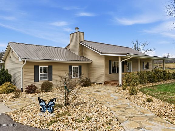 2nd image of 5626 Hines Valley Rd