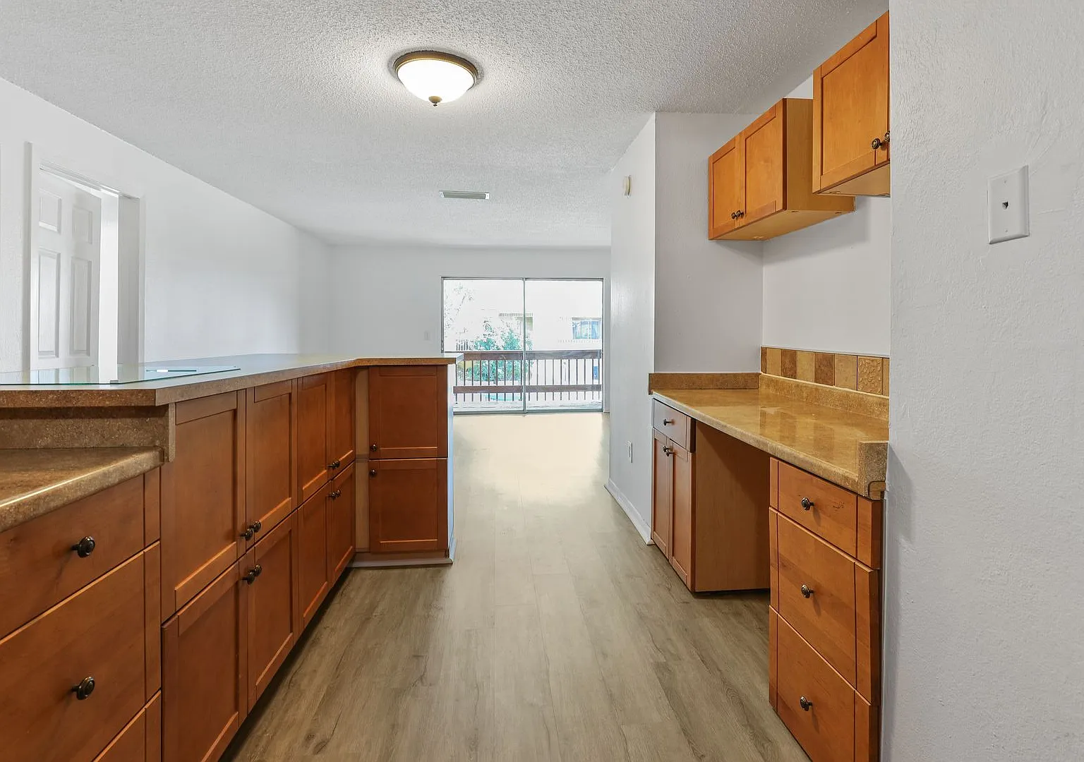 3bd Rental by Clark & Beneva Rd with Amenities — Photo 4