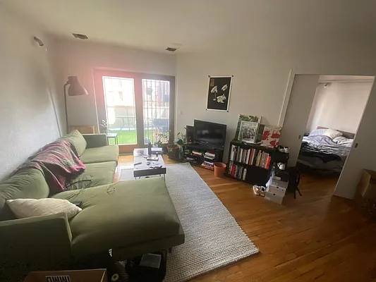 Rented by Chartwell Manhattan Realty | media 9