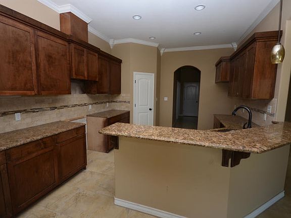 5th image of 2517 Arshia St