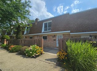 6472 State Rd APT J8, Parma, OH 44134