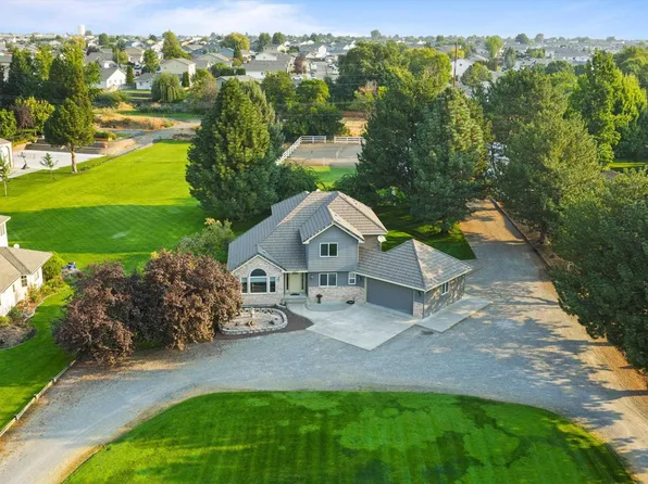 8917 Sunset Trl, Pasco, WA 99301