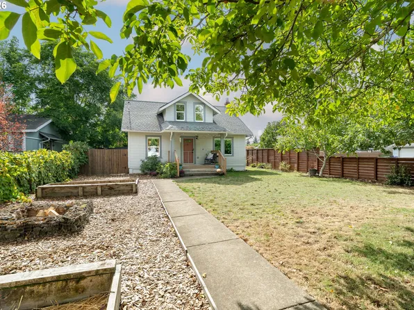 9704 SE Reedway St, Portland, OR 97266