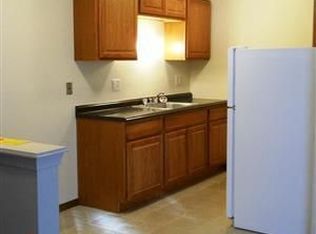 1657 S 17th St APT 102, Milwaukee, WI 53204