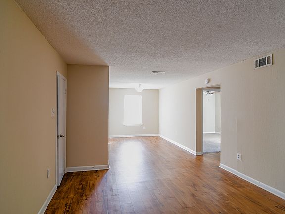 3rd image of 2300 Westbrook St #75
