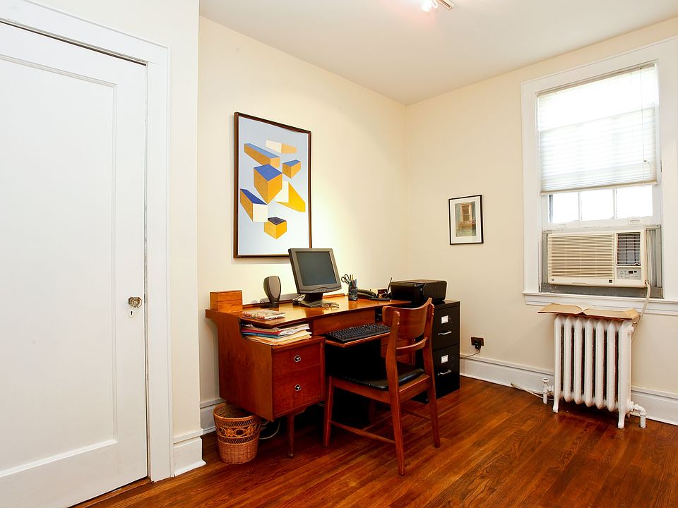 2nd image of 122 Brewster Rd