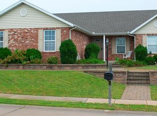 1100 Maplewood Ln, Waterloo, IL 62298