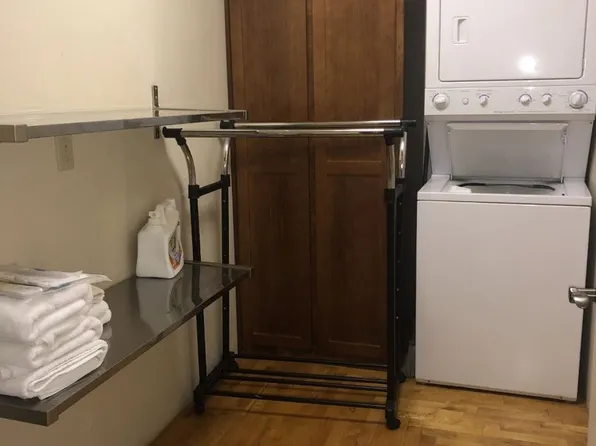 Acme Suites, 1 W 6th St APT 205, Medford, OR 97501