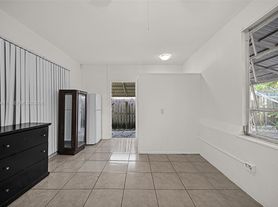 5069 NW 41st Ct, Fort Lauderdale, FL