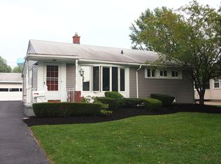 92 Brauncroft Ln, Amherst, NY 14226