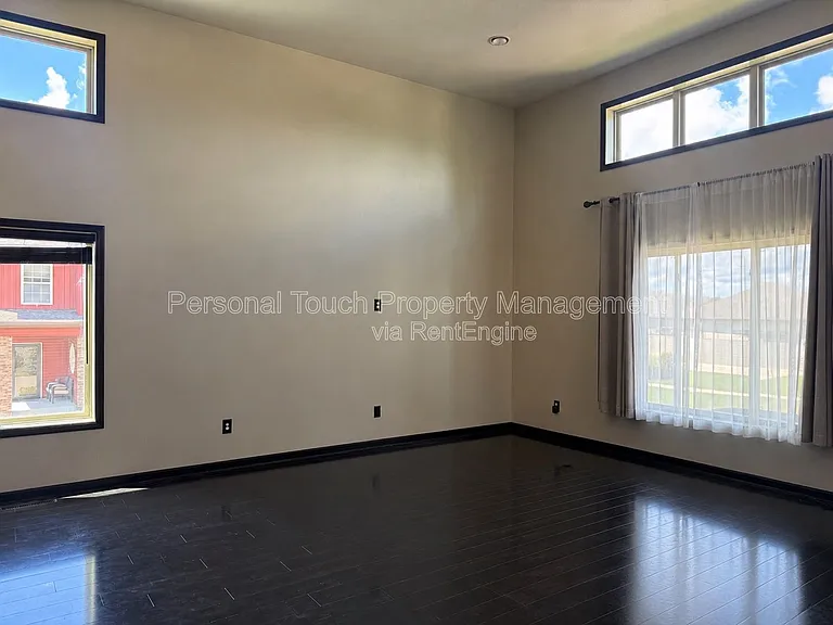 4106 Clubhouse Dr S — Photo 4