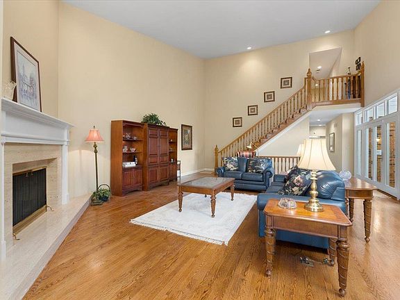 4th image of 731 Fairfield Lake Dr