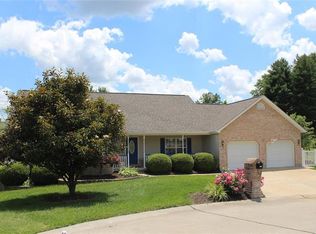 204 Kimberly Ct, Washington, MO 63090