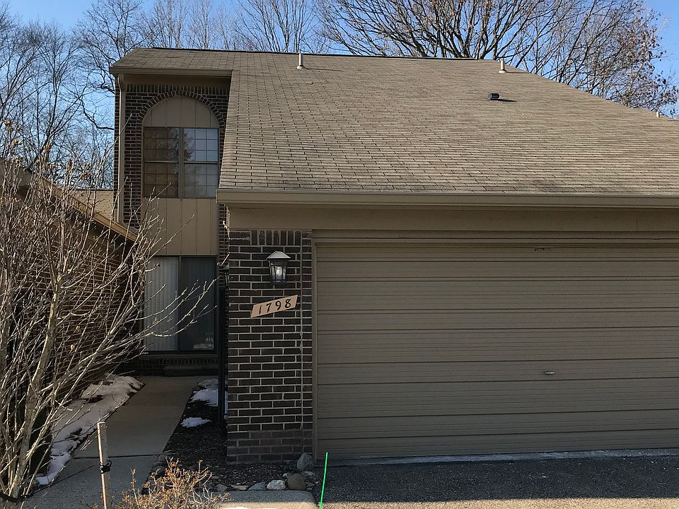 Rare 2-Car Garage 