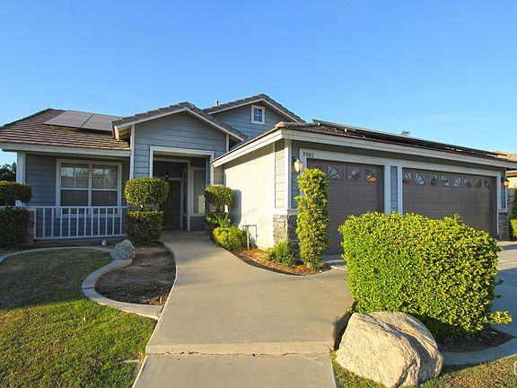 3rd image of 9902 Balvanera Ave
