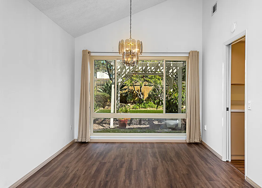 4 bed, 2011 sqft, $4,800 — Photo 3
