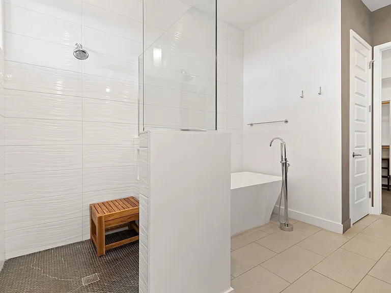 4533 E Devonshire Ave — Photo 23