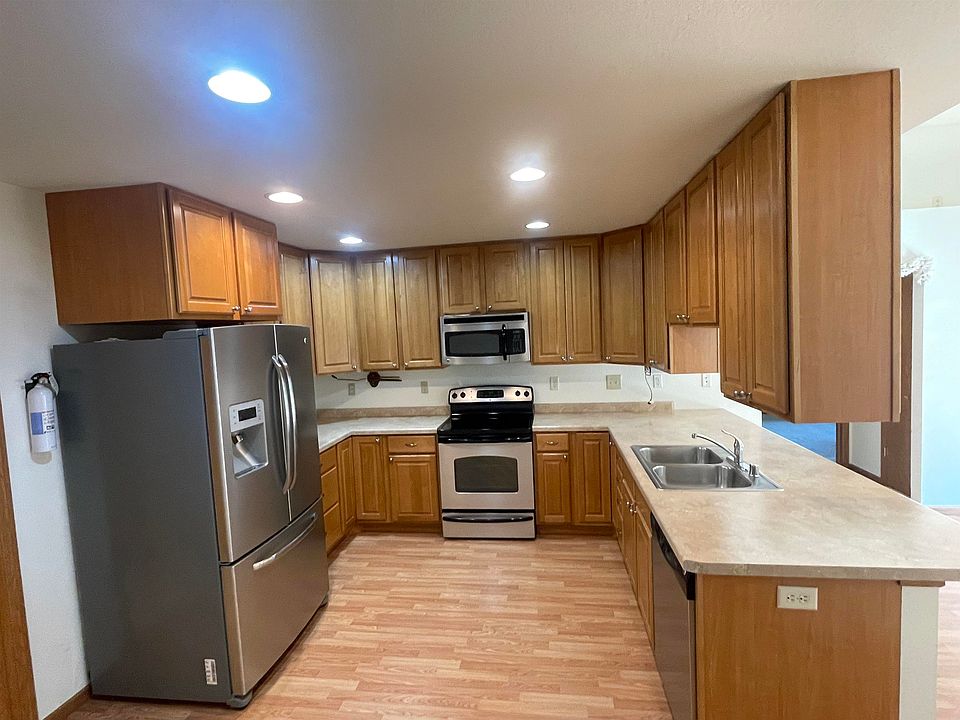 303 Crestwood Ln, Onalaska, WI 54650 MLS 50276962 Zillow