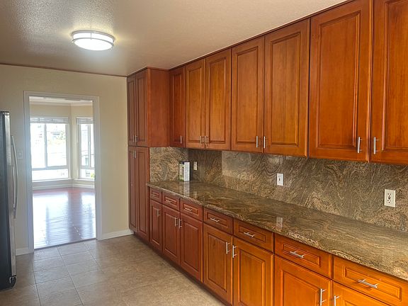 5th image of 478 23rd Ave APT 3