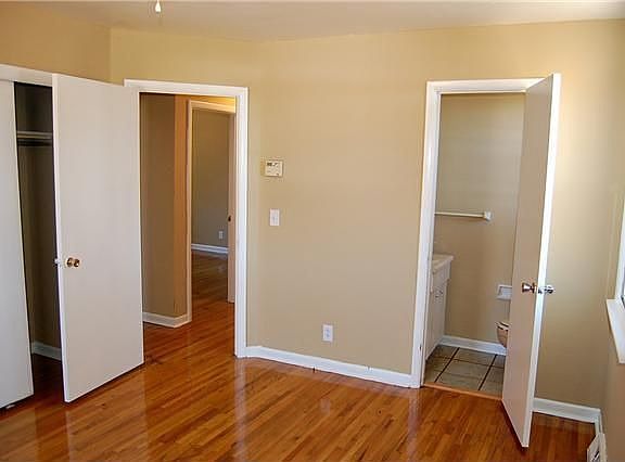 5th image of 103 Robin Hood Dr