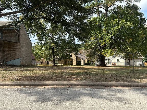 2nd image of 654 Cherry Hills Dr