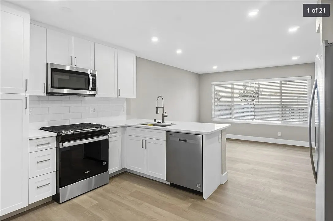 Building Photo - 1024 Mission Dr #D