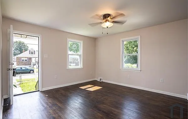 912 Martin Rd — Photo 4