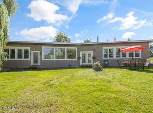 32 Buck Rd, Troy, NY 12180