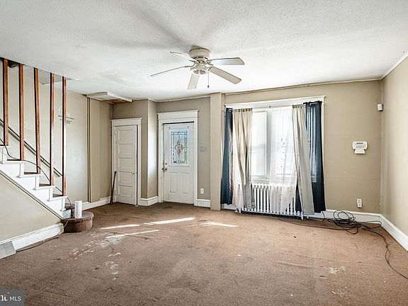 4th image of 1121 E 22nd St