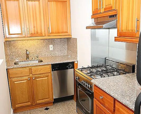 4th image of 25-34 36th St #1F