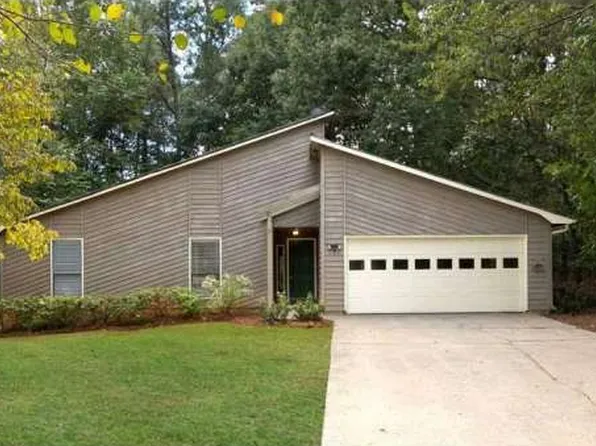 1207 Woodstream Cir, Marietta, GA 30066
