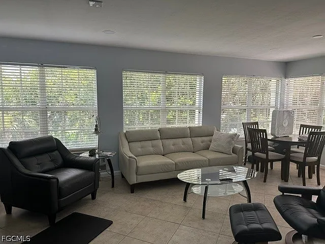 2 bed, 2.0 bath, 1431 sqft, $1,400 — Photo 3