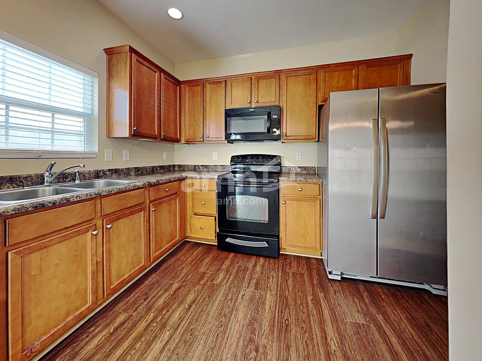 4 bed, 2.5 bath, 1750 sqft, $2,120 — Photo 3