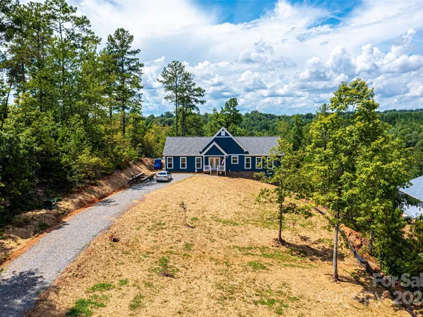 1827 Waters Edge Dr, Granite Falls, NC 28630